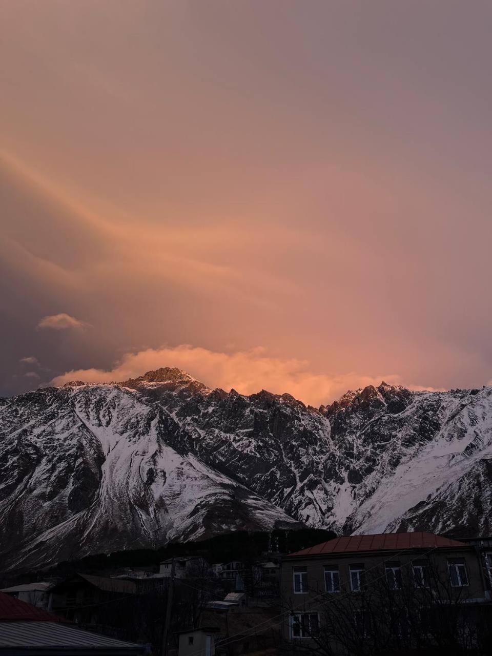 Guest House Misho Kazbegi Εξωτερικό φωτογραφία